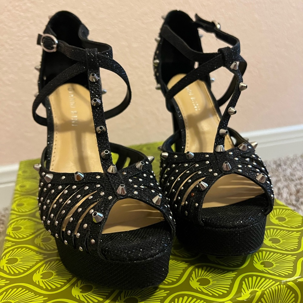 Sparkly Gianni Bini heels with silver studs 7.5